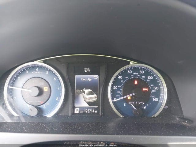 2017 TOYOTA CAMRY LE 7