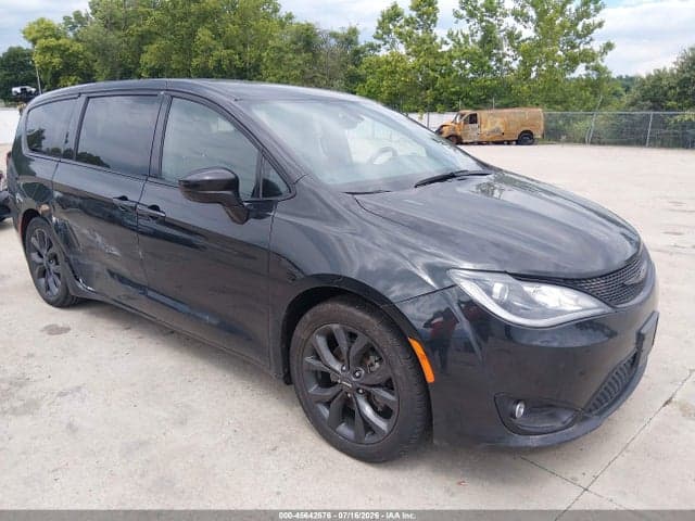 2020 CHRYSLER PACIFICA TOURING 1