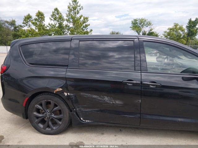 2020 CHRYSLER PACIFICA TOURING 6
