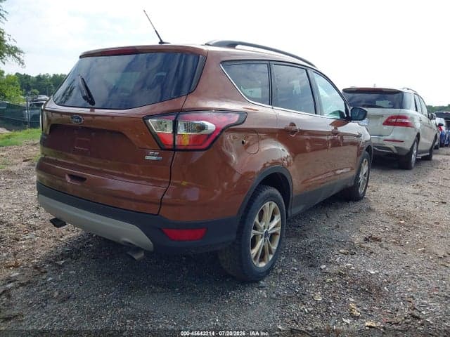 2017 FORD ESCAPE SE 4