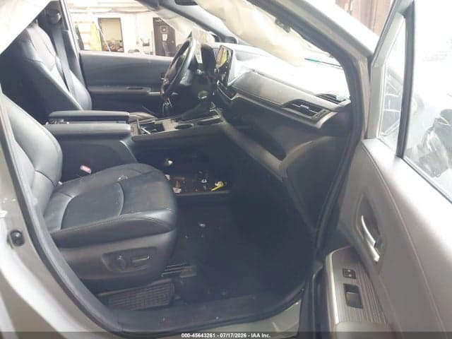 2024 TOYOTA SIENNA WOODLAND EDITION 5