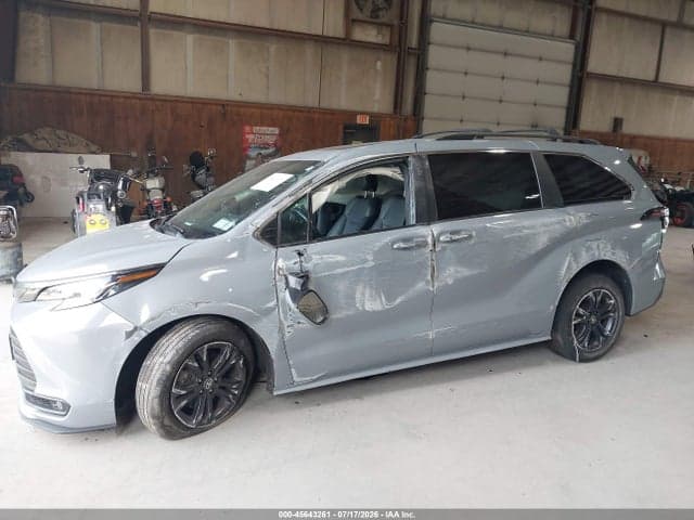 2024 TOYOTA SIENNA WOODLAND EDITION 6