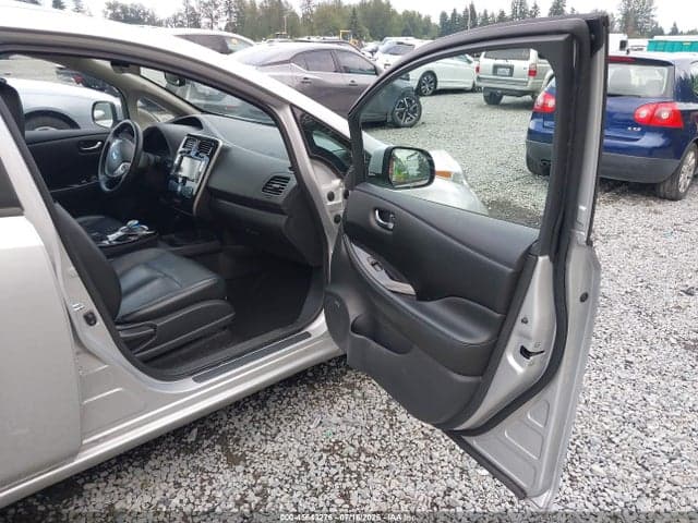 2017 NISSAN LEAF SL 5