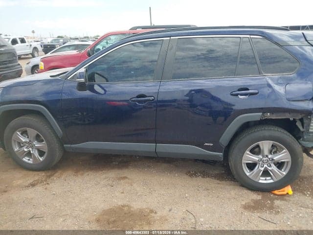 2022 TOYOTA RAV4 HYBRID XLE 14
