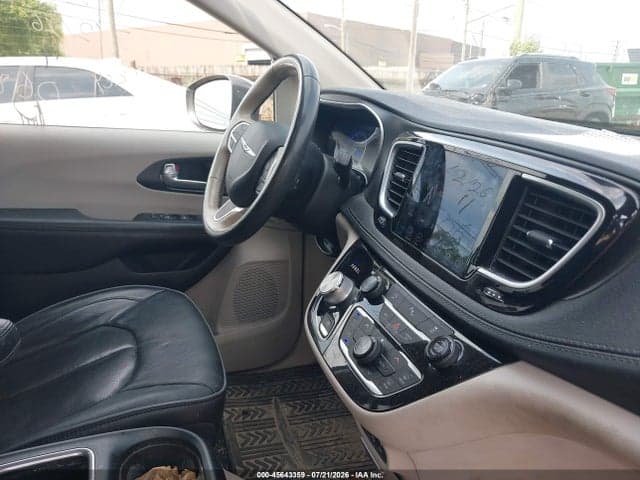 2020 CHRYSLER PACIFICA LIMITED 5