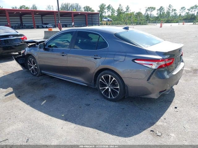 2020 TOYOTA CAMRY SE 3