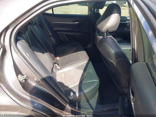 2020 TOYOTA CAMRY SE 8