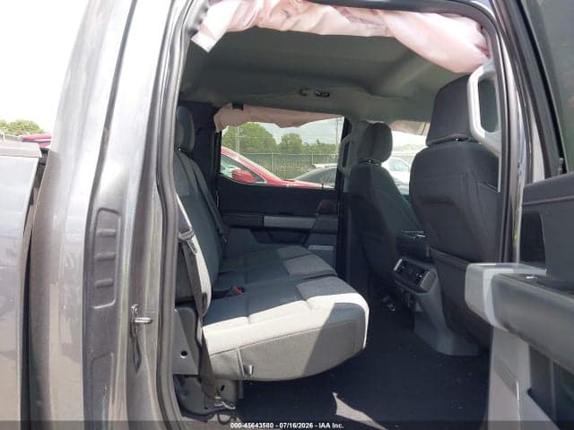 2023 FORD F-150 XLT 8