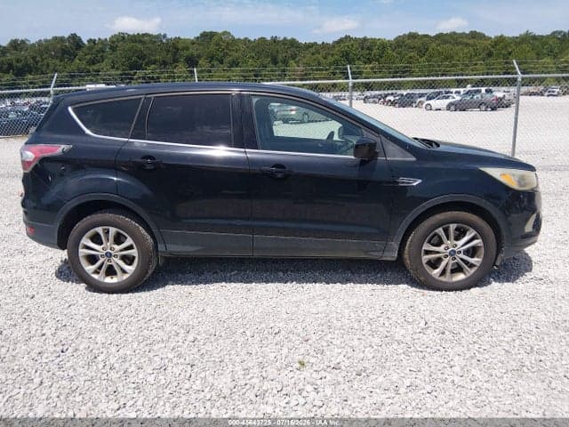 2017 FORD ESCAPE SE 13