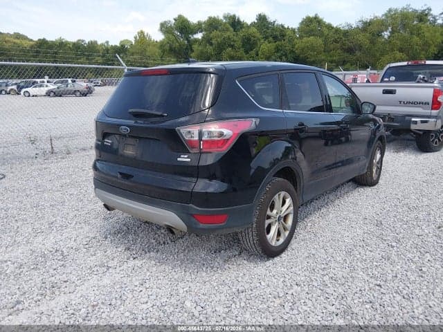 2017 FORD ESCAPE SE 4