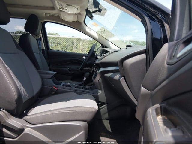 2017 FORD ESCAPE SE 5