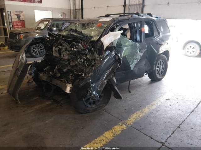 2025 TOYOTA 4RUNNER SR5 2