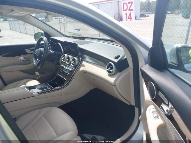 2020 MERCEDES-BENZ GLC 300 5