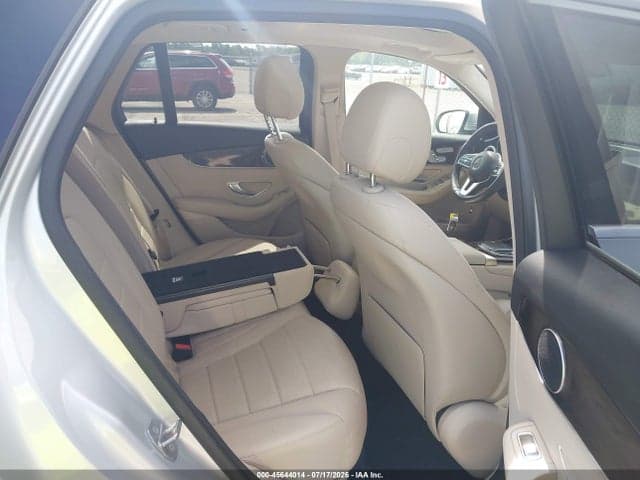 2020 MERCEDES-BENZ GLC 300 8
