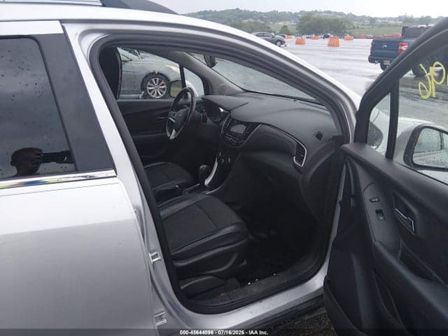 2019 CHEVROLET TRAX LT 5
