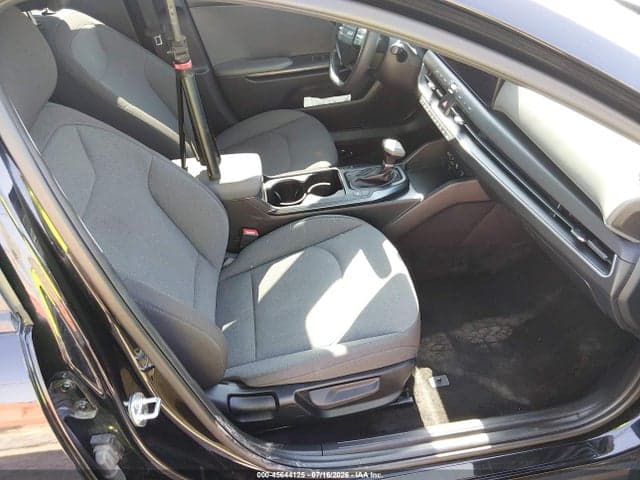 2025 KIA K4 LXS 5