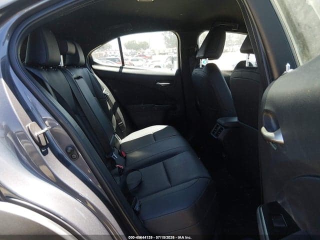 2022 LEXUS UX 200 8