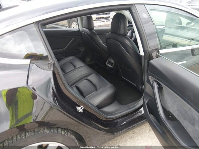 2018 TESLA MODEL 3 8