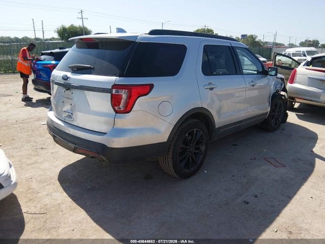 2017 FORD EXPLORER XLT 4
