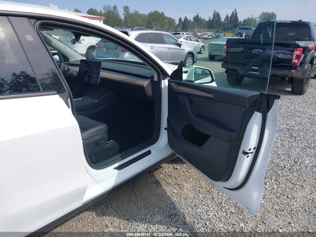 2025 TESLA MODEL Y LONG RANGE DUAL MOTOR ALL-WHEEL DRIVE 5