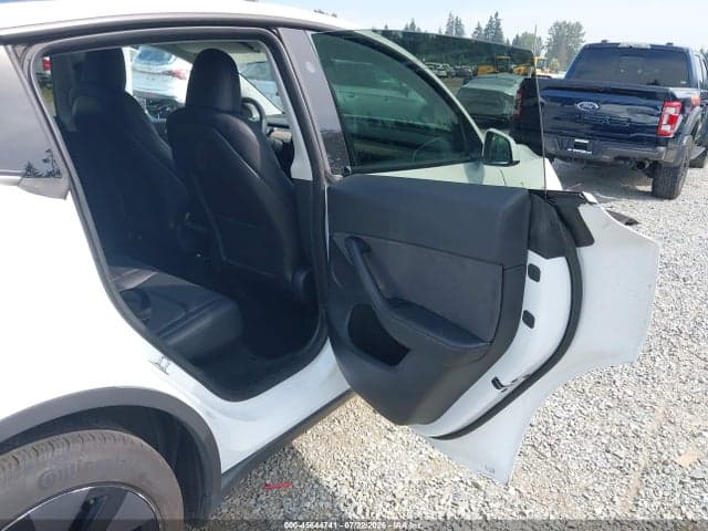 2025 TESLA MODEL Y LONG RANGE DUAL MOTOR ALL-WHEEL DRIVE 8
