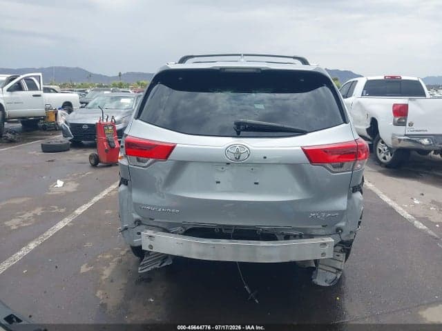 2019 TOYOTA HIGHLANDER XLE 17