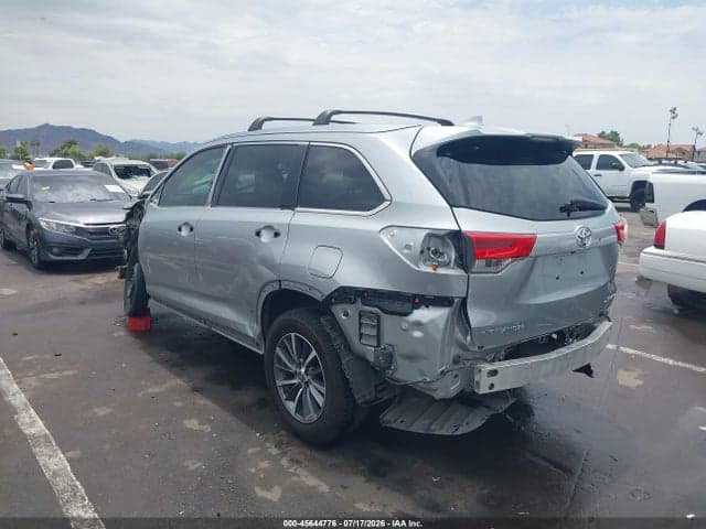 2019 TOYOTA HIGHLANDER XLE 3