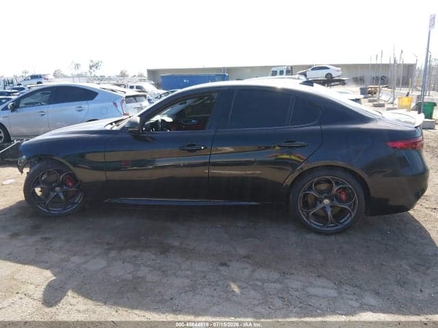 2017 ALFA ROMEO GIULIA TI RWD 12