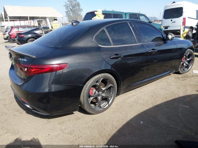 2017 ALFA ROMEO GIULIA TI RWD 4
