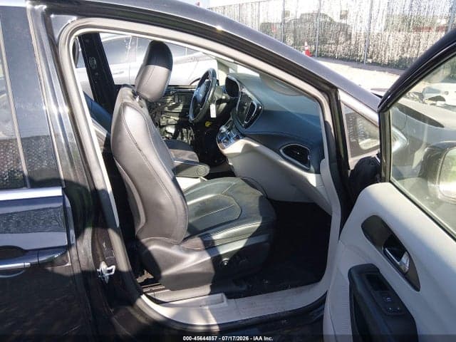2021 CHRYSLER PACIFICA TOURING L 5