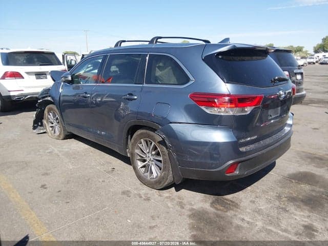 2017 TOYOTA HIGHLANDER XLE 3