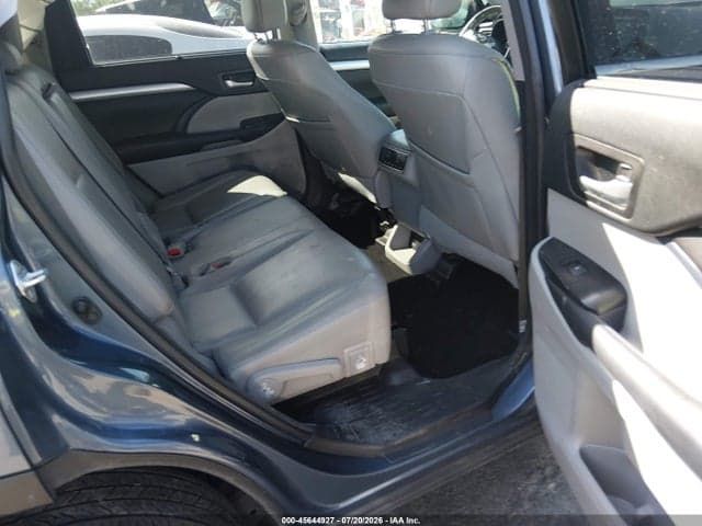 2017 TOYOTA HIGHLANDER XLE 8