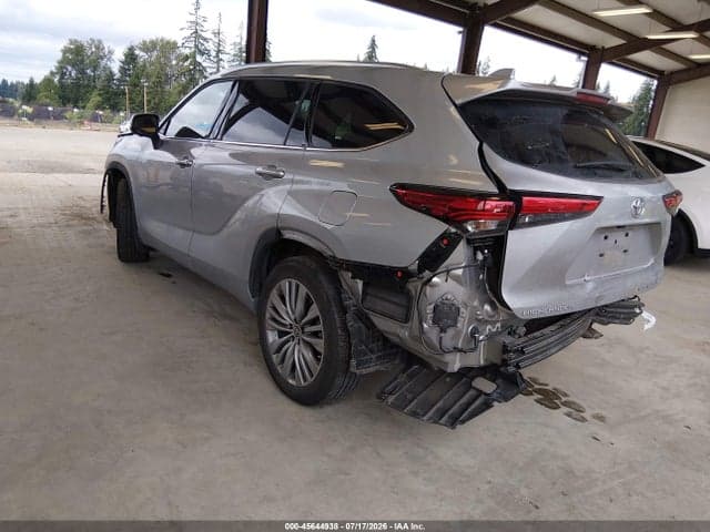 2023 TOYOTA HIGHLANDER PLATINUM 3