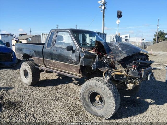 1986 TOYOTA PICKUP XTRACAB RN66 SR5