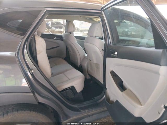 2018 HYUNDAI TUCSON SE 8