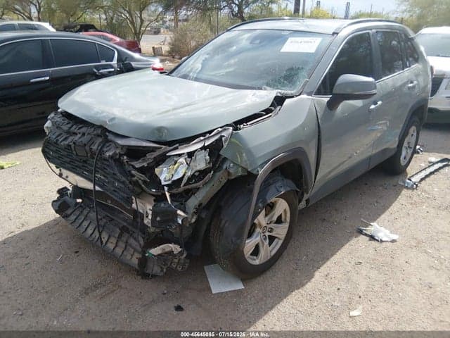 2019 TOYOTA RAV4 XLE 2