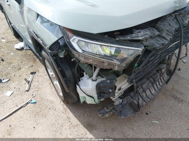 2019 TOYOTA RAV4 XLE 6