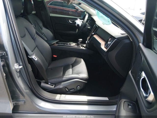 2021 VOLVO S60 T5 MOMENTUM 5