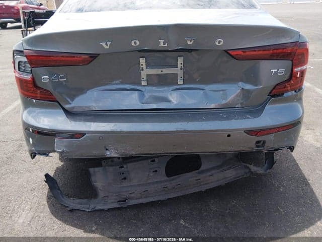 2021 VOLVO S60 T5 MOMENTUM 6