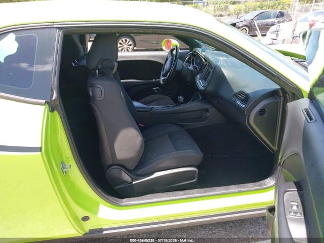 2019 DODGE CHALLENGER SXT 5