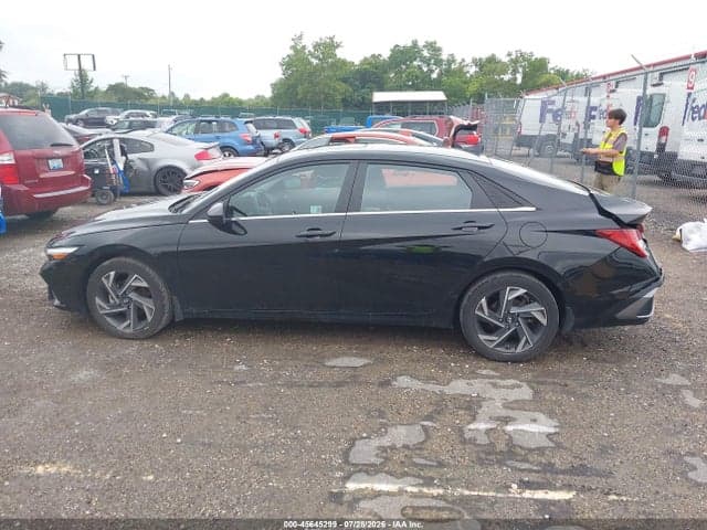 2024 HYUNDAI ELANTRA SEL 14