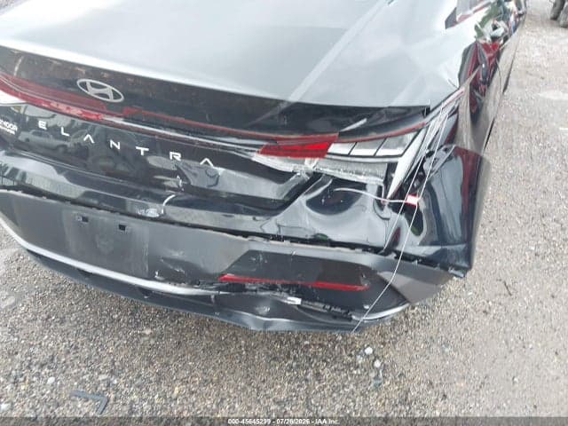 2024 HYUNDAI ELANTRA SEL 18