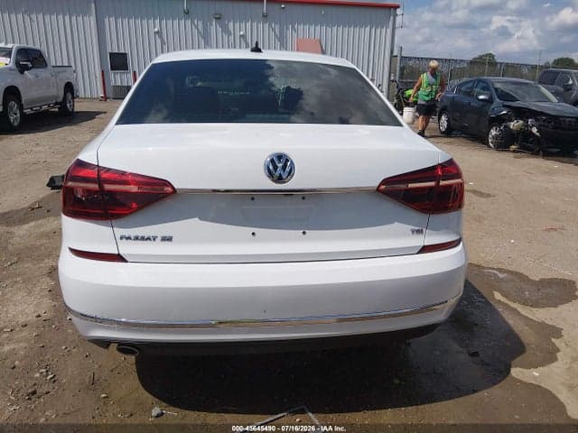 2018 VOLKSWAGEN PASSAT 2.0T SE 16