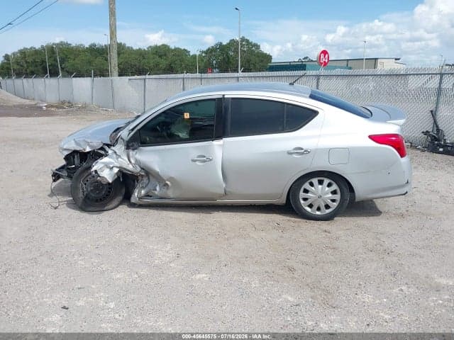 2017 NISSAN VERSA 1.6 SV 14
