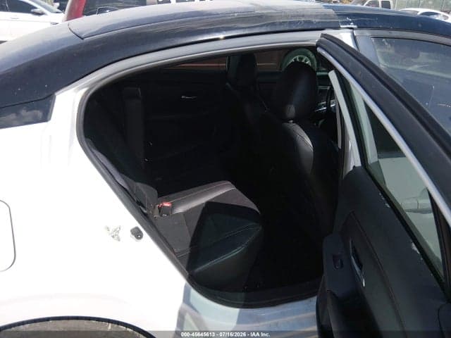 2025 NISSAN SENTRA SR 8