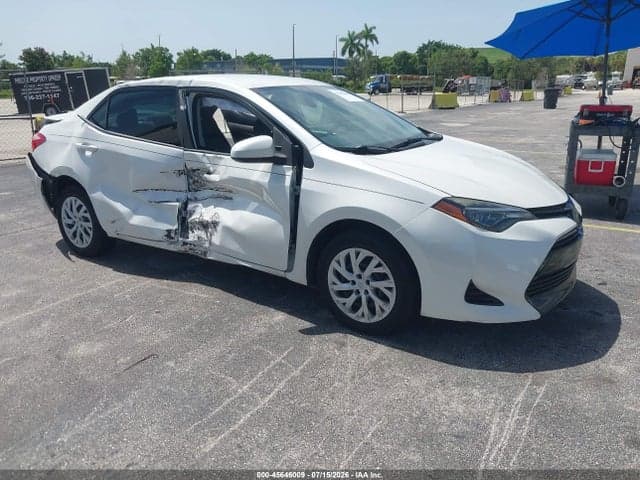 2018 TOYOTA COROLLA LE 1