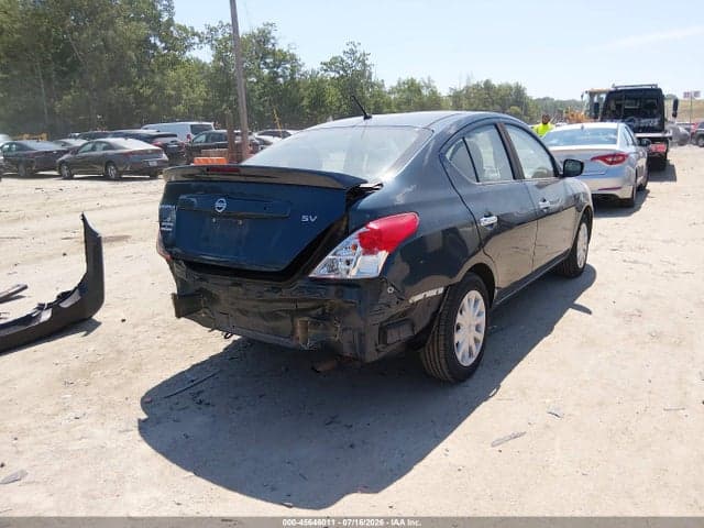 2017 NISSAN VERSA 1.6 SV 4