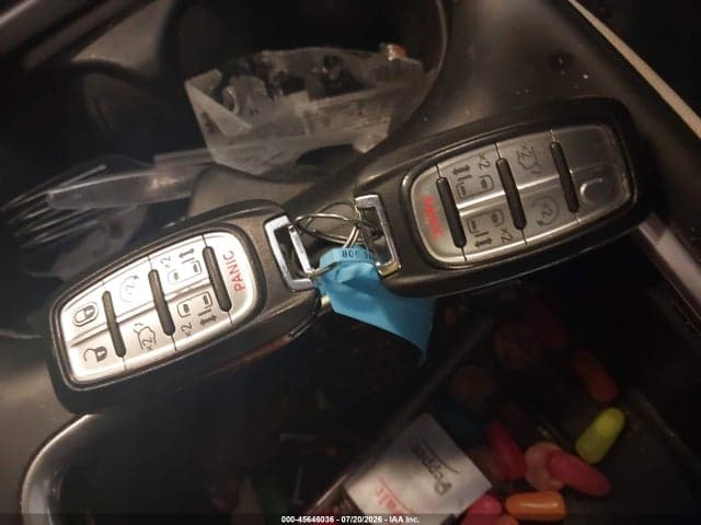 2018 CHRYSLER PACIFICA LIMITED 11
