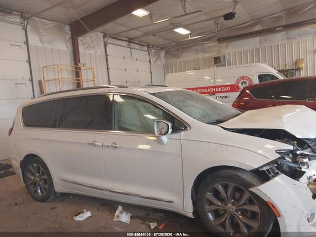 2018 CHRYSLER PACIFICA LIMITED 13