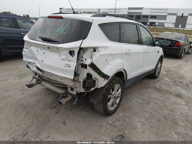 2017 FORD ESCAPE SE 4